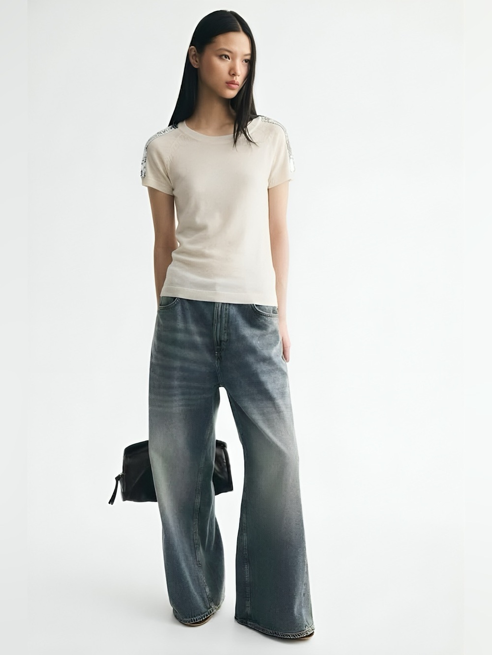 Crème Short Sleeve Sweater T-shirt with Embellished Sequin Shoulders